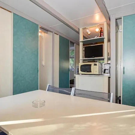 Stunning Caravan In Belvedere Campomoro With 2 Bedrooms Camping *