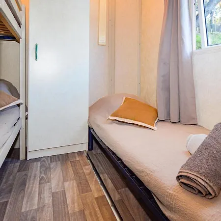 Stunning Caravan In Belvedere Campomoro With 2 Bedrooms Camping